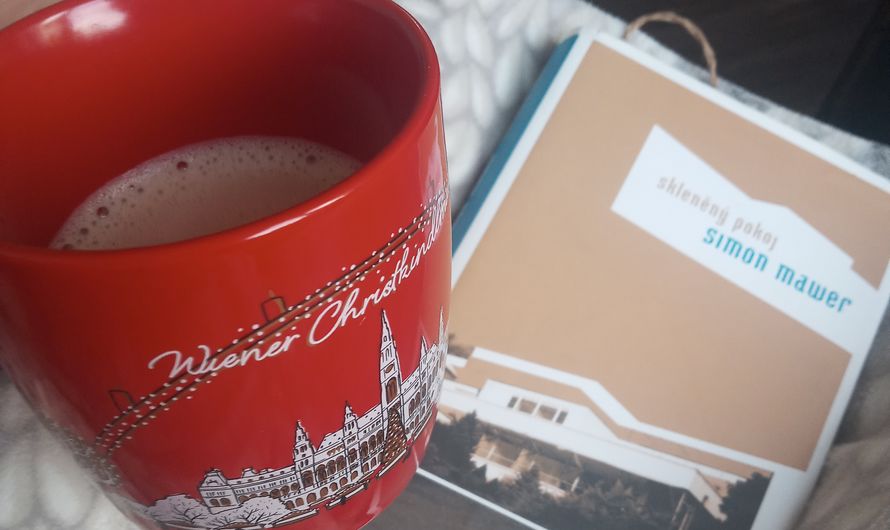 Timto zpusobem si uzivam muj salek kakaa. Zrovna k tomu ctu zajimavou knizkuo brnenske vile Tugendhat - Skleneny pokoj. Nejradeji mam kakao s ovesnym mlekem a do oblibeneho hrnicku z videnskeho vanocniho trhu😉😉😉 Vesele velikonoce... Brzy zase objednám