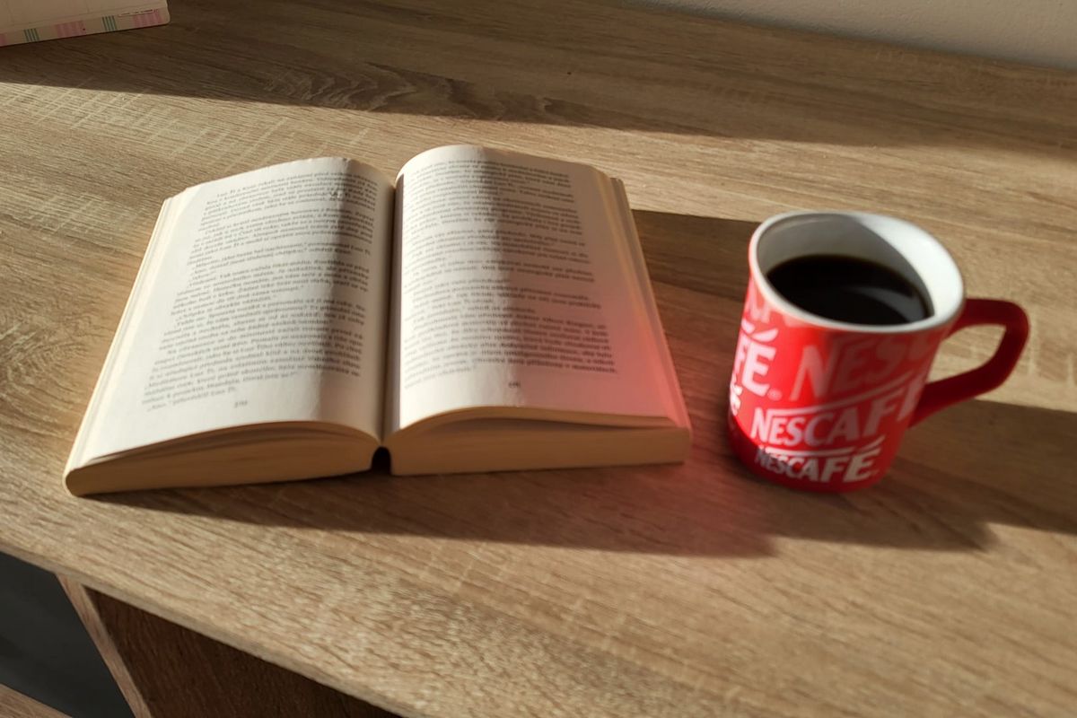 Dobrý den, kávu piju k snídani, či odpoledne podle chuti/únavy. Zdravím. Andrea